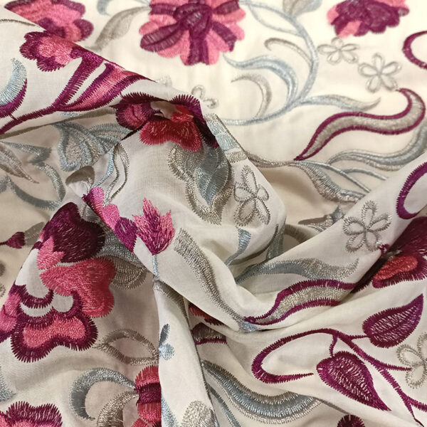 Mantón bordado viscosa beige buganvilla - Imagen 3