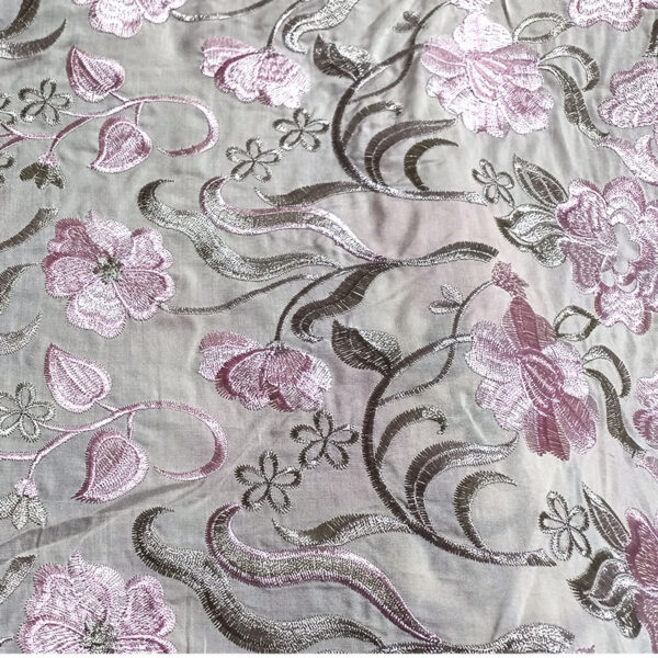 Mantón bordado viscosa beige rosa con verde
