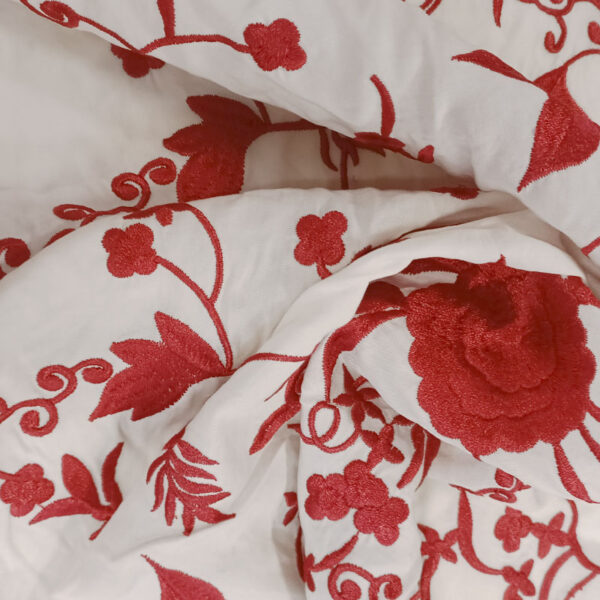 Mantón bordado viscosa en blanco y rojo - Imagen 5