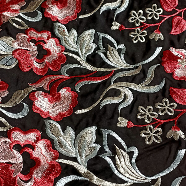 Mantón bordado viscosa en negro y rojo - Imagen 2