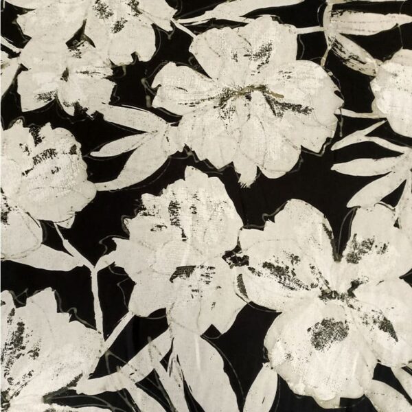 TELA SATEN ESTAMPADO FLORAL NEGRO Y BEIG