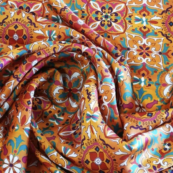 SATEN ESTAMPADO GEOMETRICO NARANJA - Imagen 6