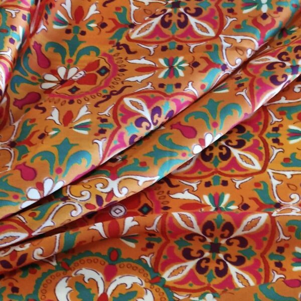 SATEN ESTAMPADO GEOMETRICO NARANJA