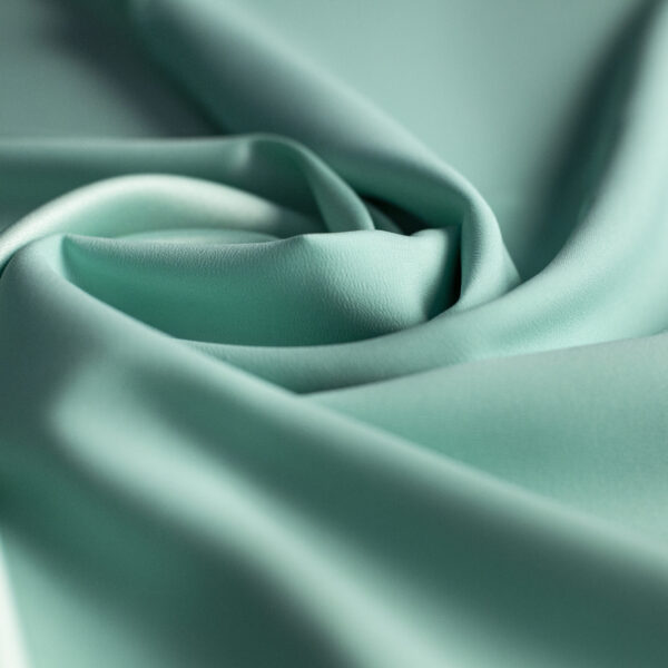 CREPÉ SATEN SPANDEX VERDE MANZANA - Imagen 4